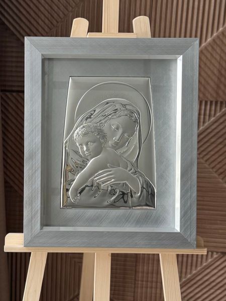 Серебряная икона &laquo;Божья Матерь с Младенцем&raquo; в серой раме, большой формат, 44&times;53 см QL 217 1 фото