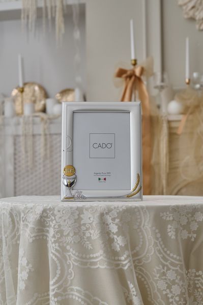 Серебряная фоторамка &laquo;Первое Причастие&raquo; со сдержанной резьбой и позолотой, Cado Italy CO 1135N 4L фото