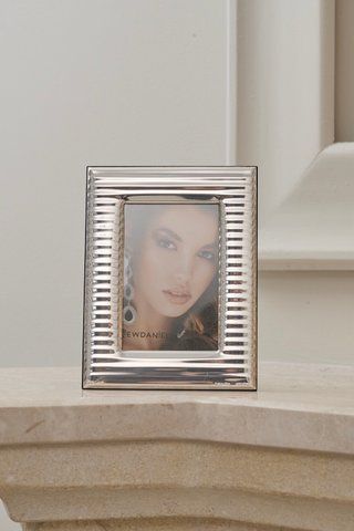 Срібна фоторамка з рельєфним орнаментом, 13&times;17 см 20060 L фото
